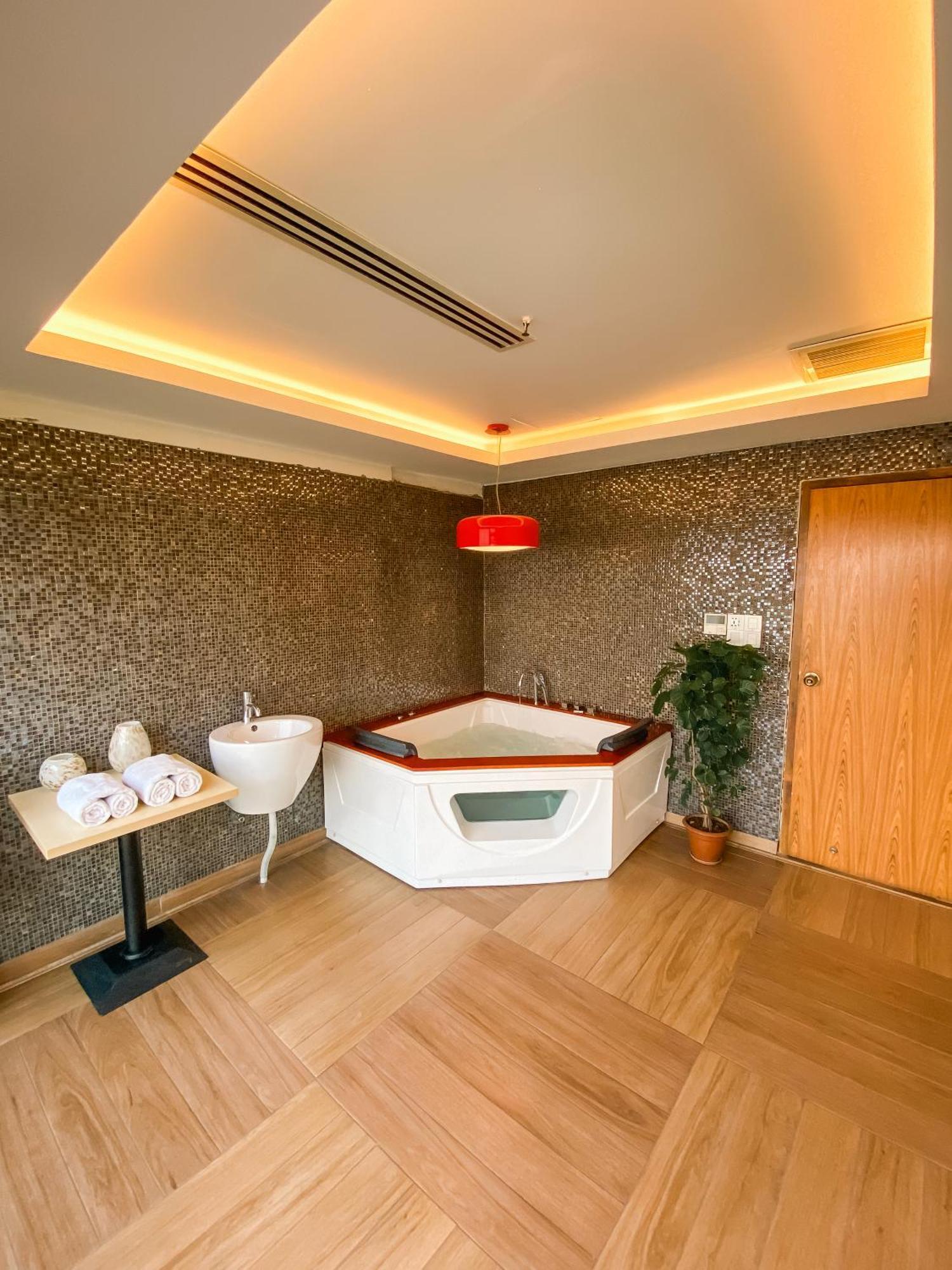 Coventina Lake Suites 다카 외부 사진