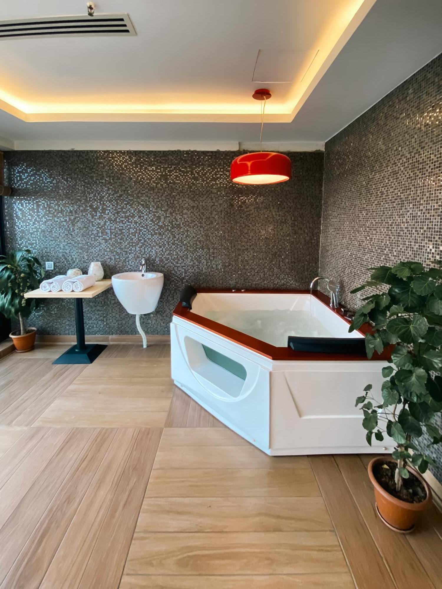 Coventina Lake Suites 다카 외부 사진